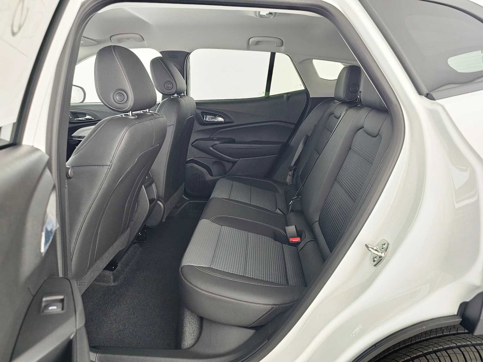 New 2026 Chevrolet Trax LT w/ Driver Confidence Package FWD image 16