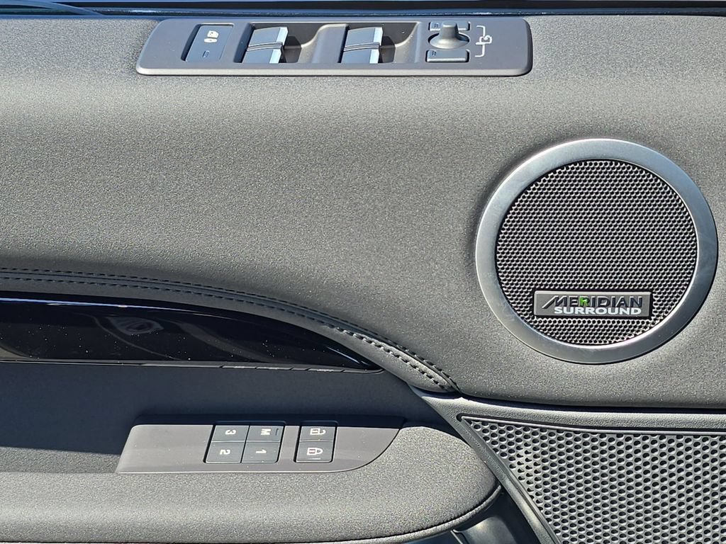 New 2026 Land Rover Discovery S AWD/4WD image 30