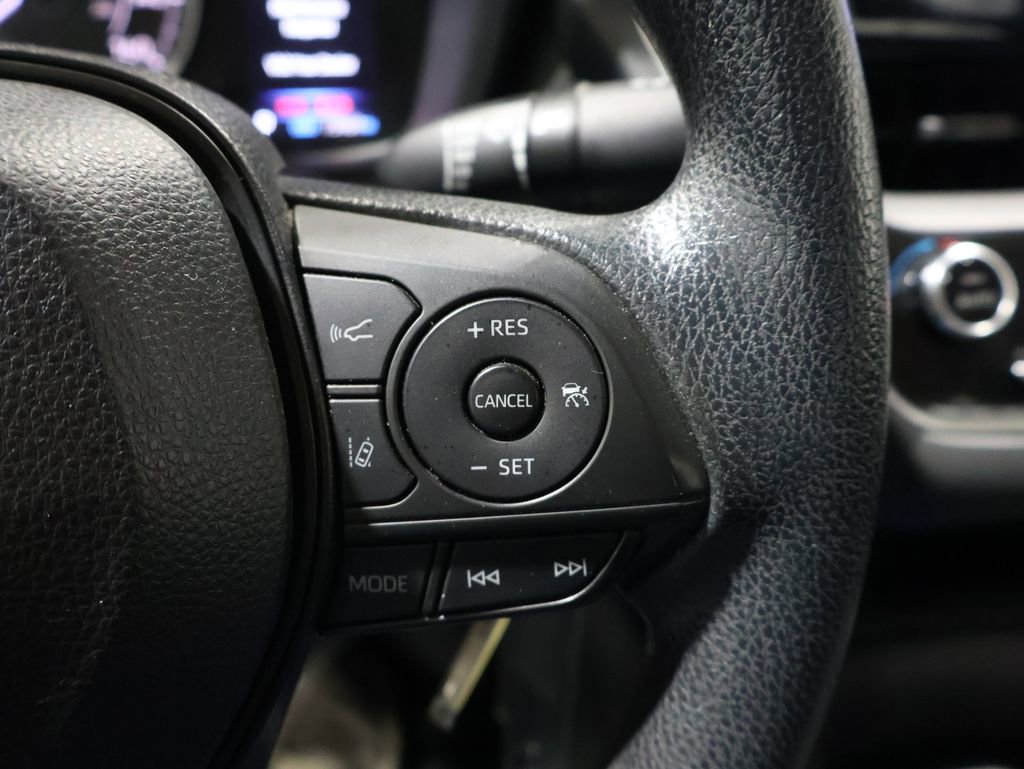 Used 2021 Toyota Corolla LE image 30