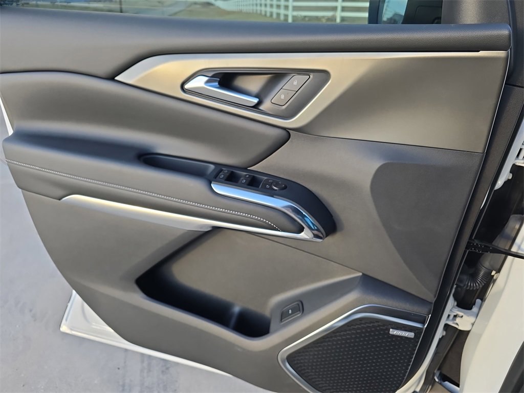 New 2025 Chevrolet Traverse LT w/ Enhanced Driving Package image 28