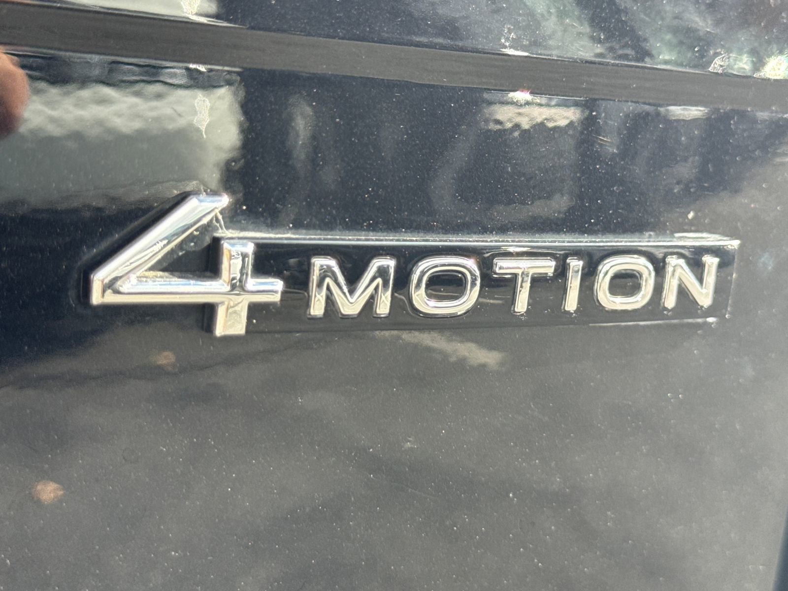 Certified 2022 Volkswagen Tiguan SE R-Line image 36