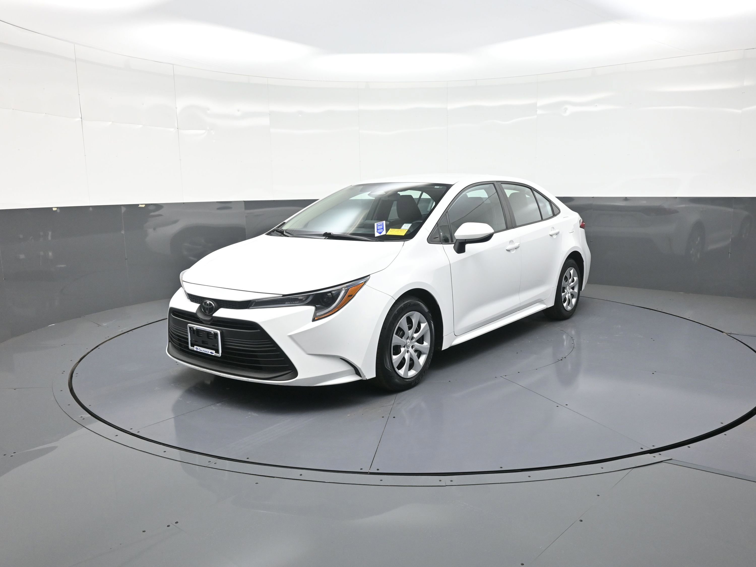 Used 2023 Toyota Corolla LE image 7