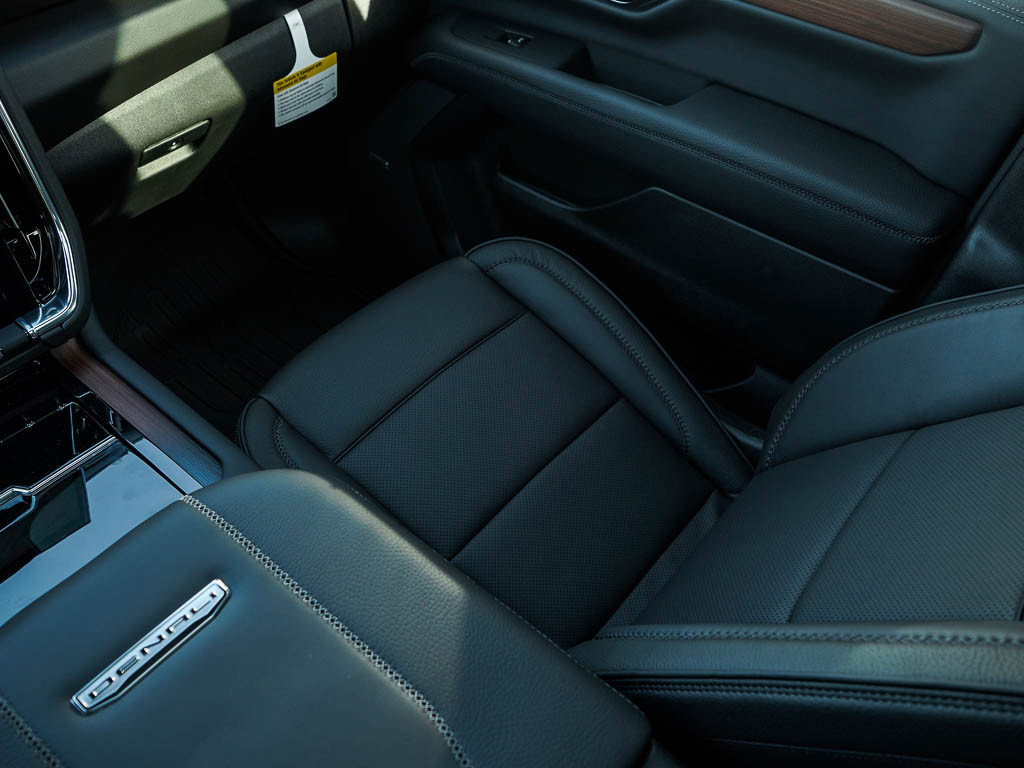 New 2026 GMC Yukon XL Denali w/ Sun & Power Step Package image 27