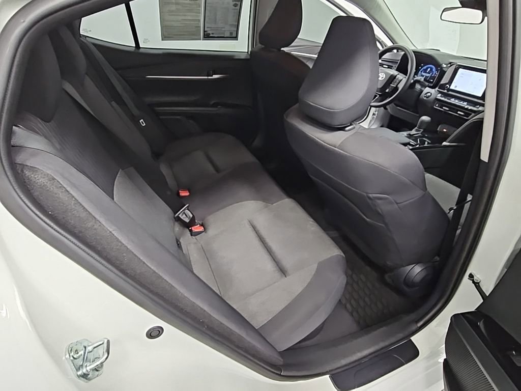 Used 2025 Toyota Camry LE FWD image 31