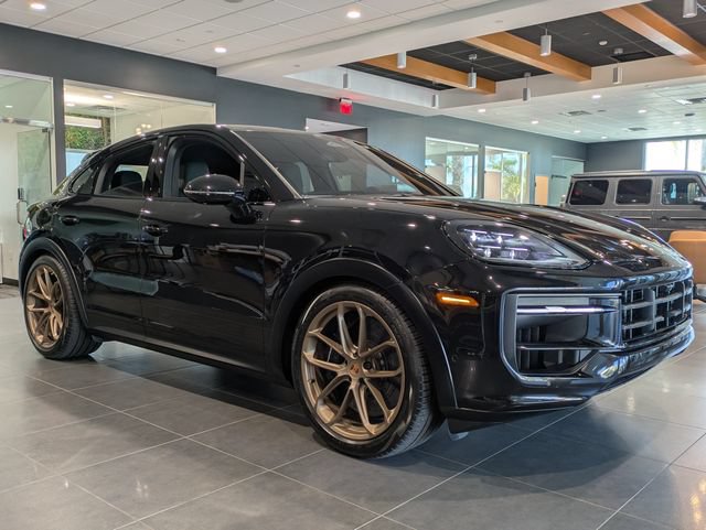 Used 2026 Porsche Cayenne GTS AWD/4WD image 2