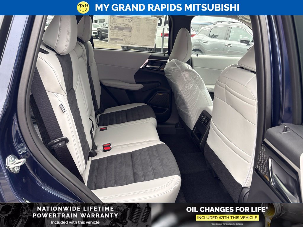 New 2026 Mitsubishi Outlander SE AWD/4WD image 14