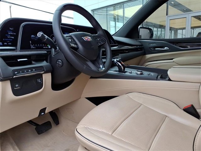 Certified 2023 Cadillac Escalade Premium Luxury image 16