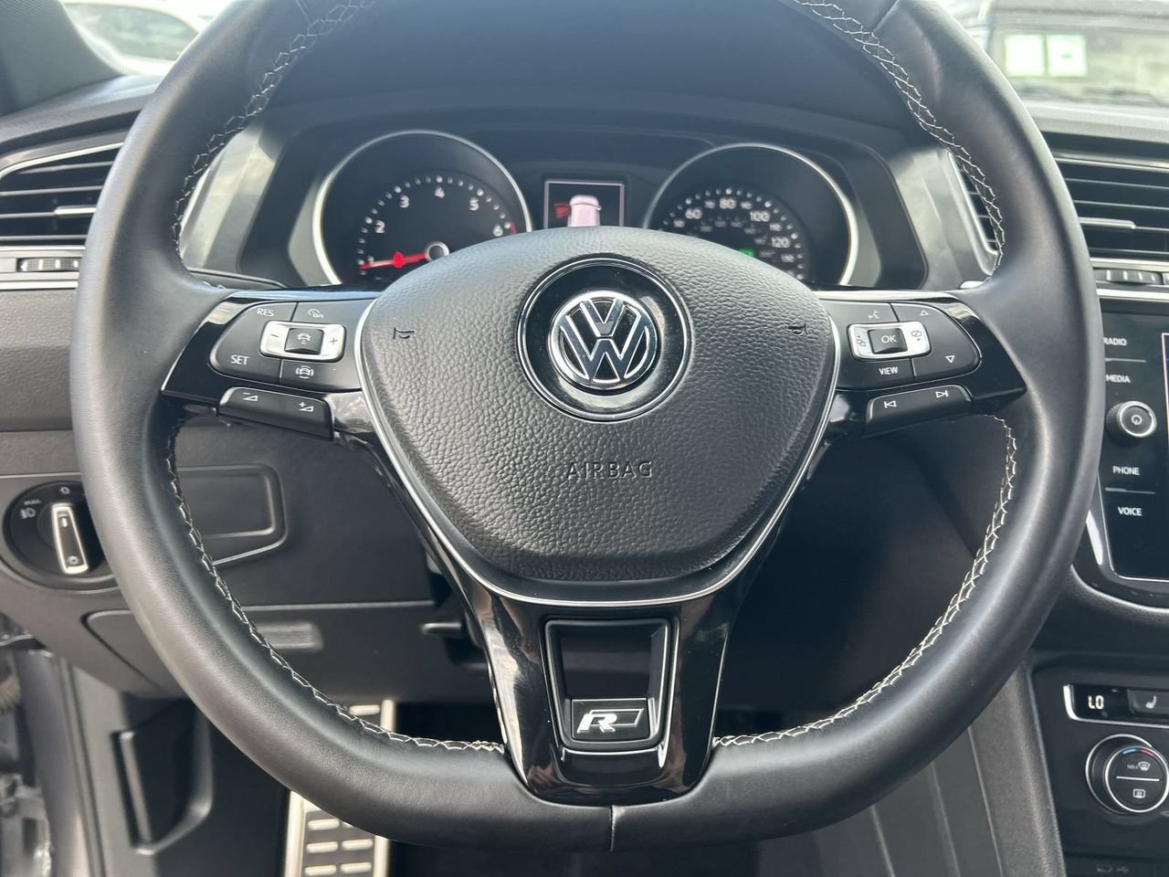 Certified 2021 Volkswagen Tiguan SE R-Line FWD image 20