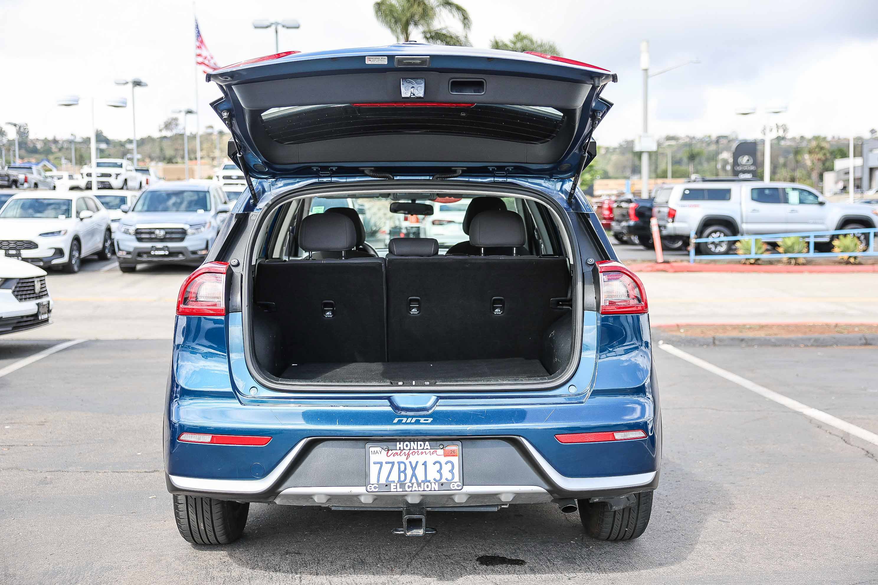 Used 2017 Kia Niro LX image 25
