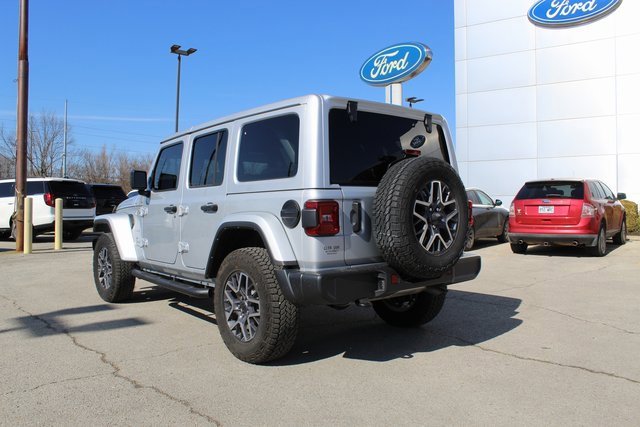 Used 2024 Jeep Wrangler Sahara w/ Technology Group image 3