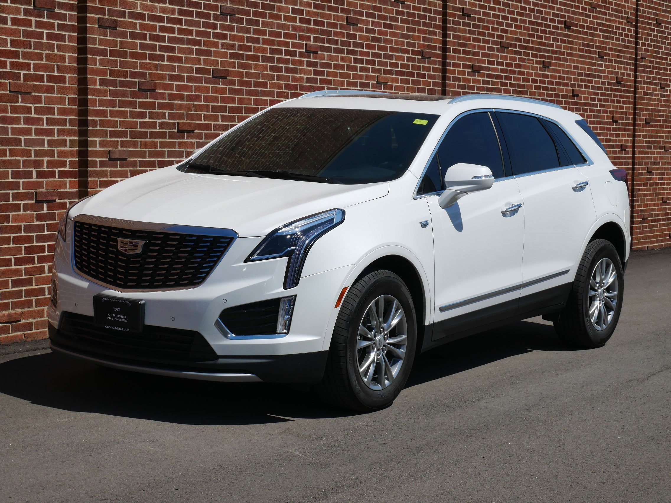 Certified 2022 Cadillac XT5 Premium Luxury FWD image 1