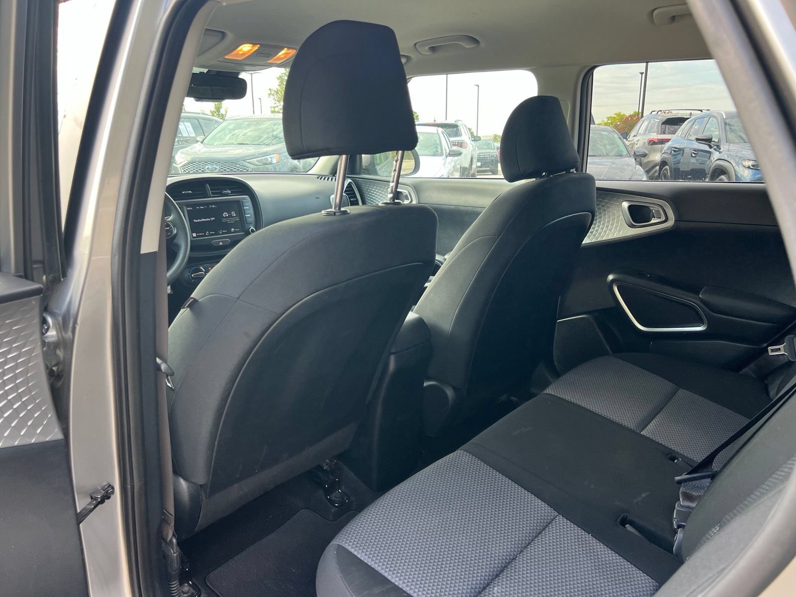 Used 2025 Kia Soul LX w/ LX Technology Package FWD image 15