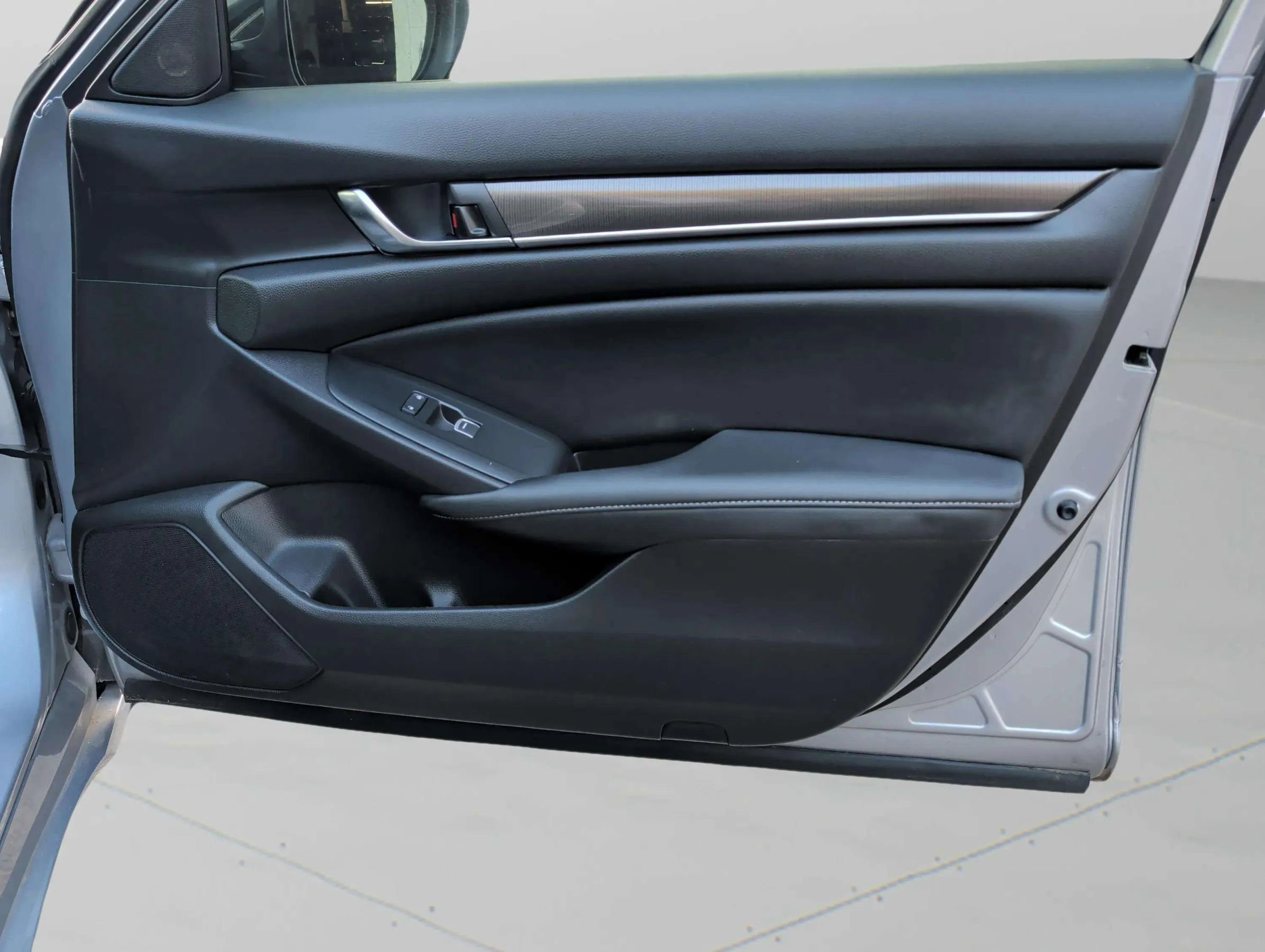 Used 2022 Honda Accord Sport image 24