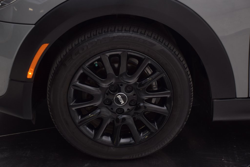 Used 2015 MINI Cooper 4-Door Hardtop image 12