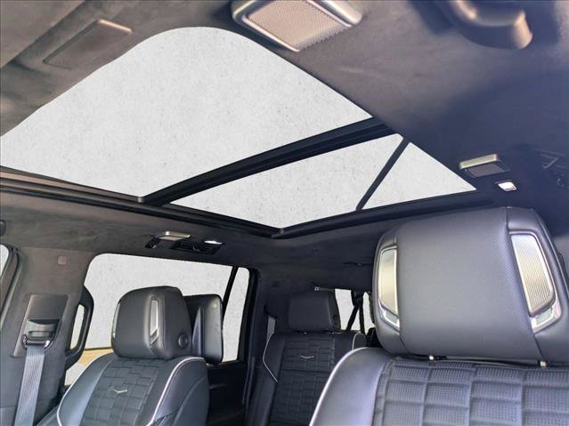 Used 2025 Cadillac Escalade ESV Sport Platinum w/ LPO, Floor Liner Package AWD/4WD image 19
