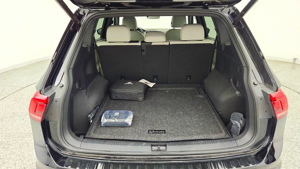 Used 2024 Volkswagen Tiguan SE R-Line AWD/4WD image 22