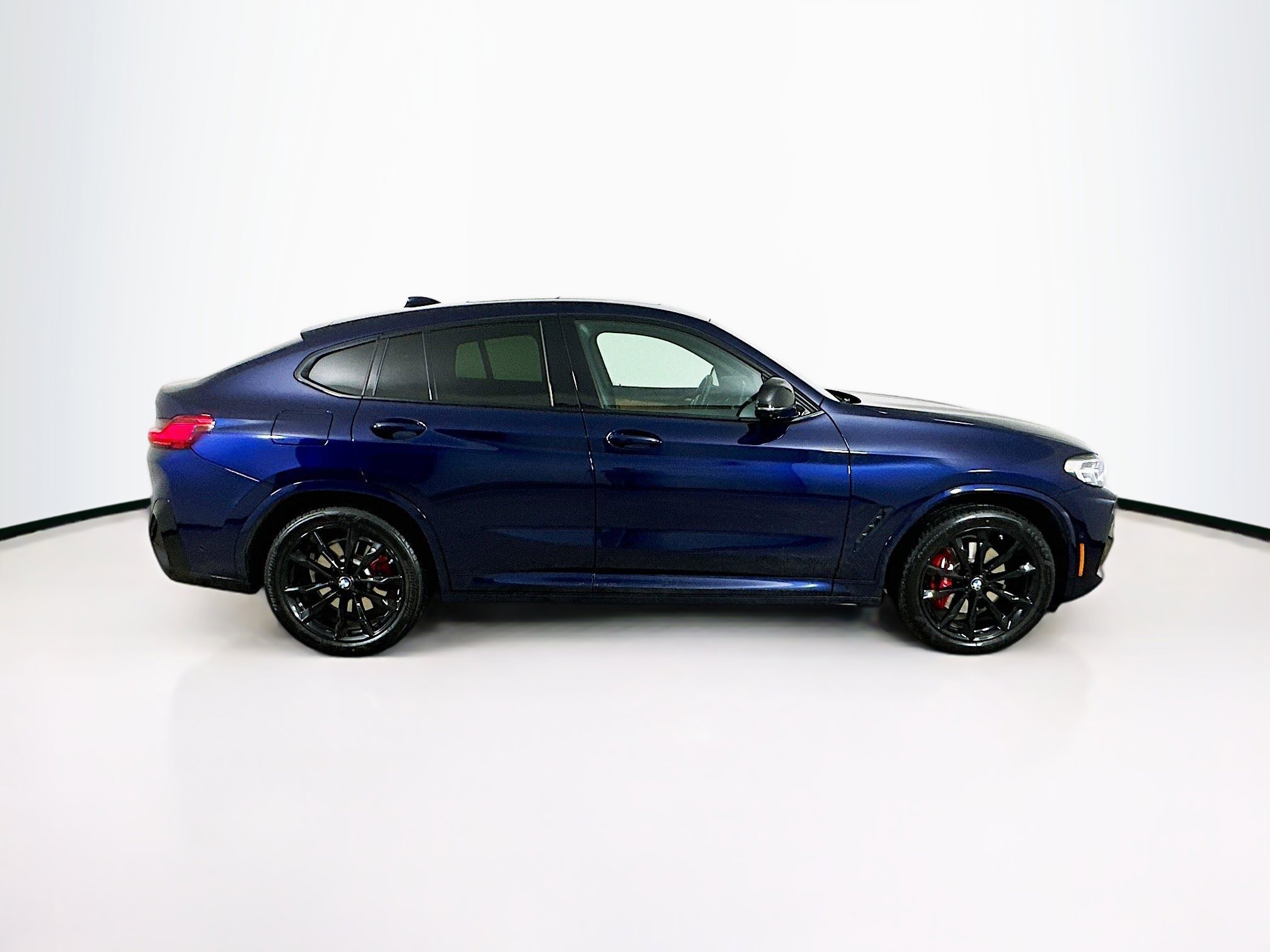 Used 2022 BMW X4 M40i w/ Parking Assistance Package image 4