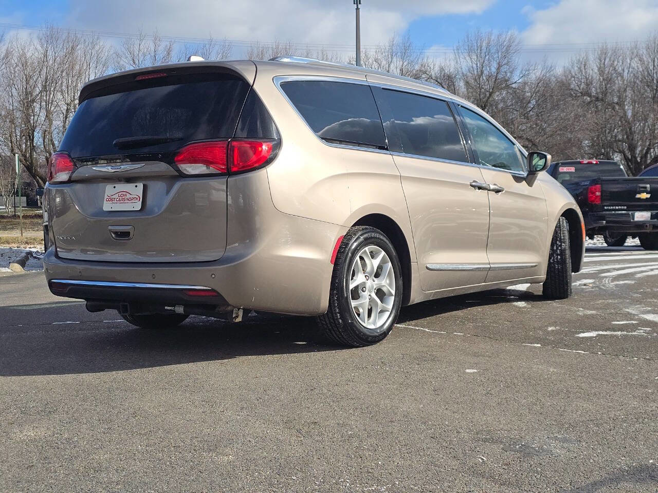 Used 2018 Chrysler Pacifica Touring-L Plus image 8