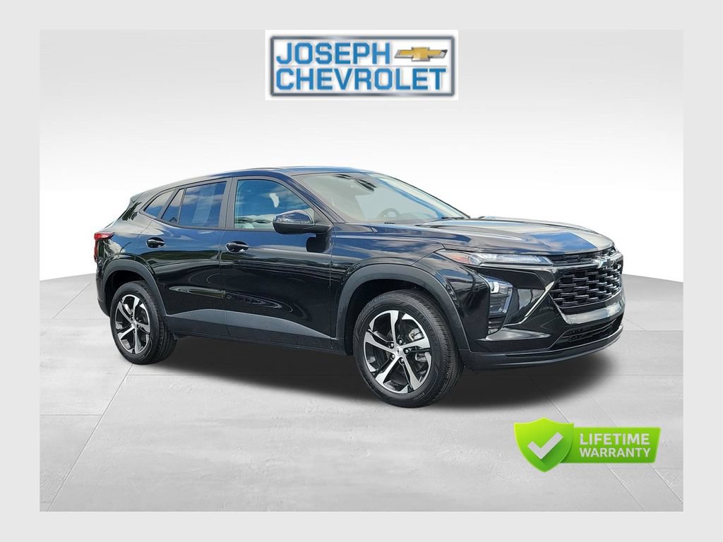 Used 2024 Chevrolet Trax RS w/ Sunroof Package FWD image 1