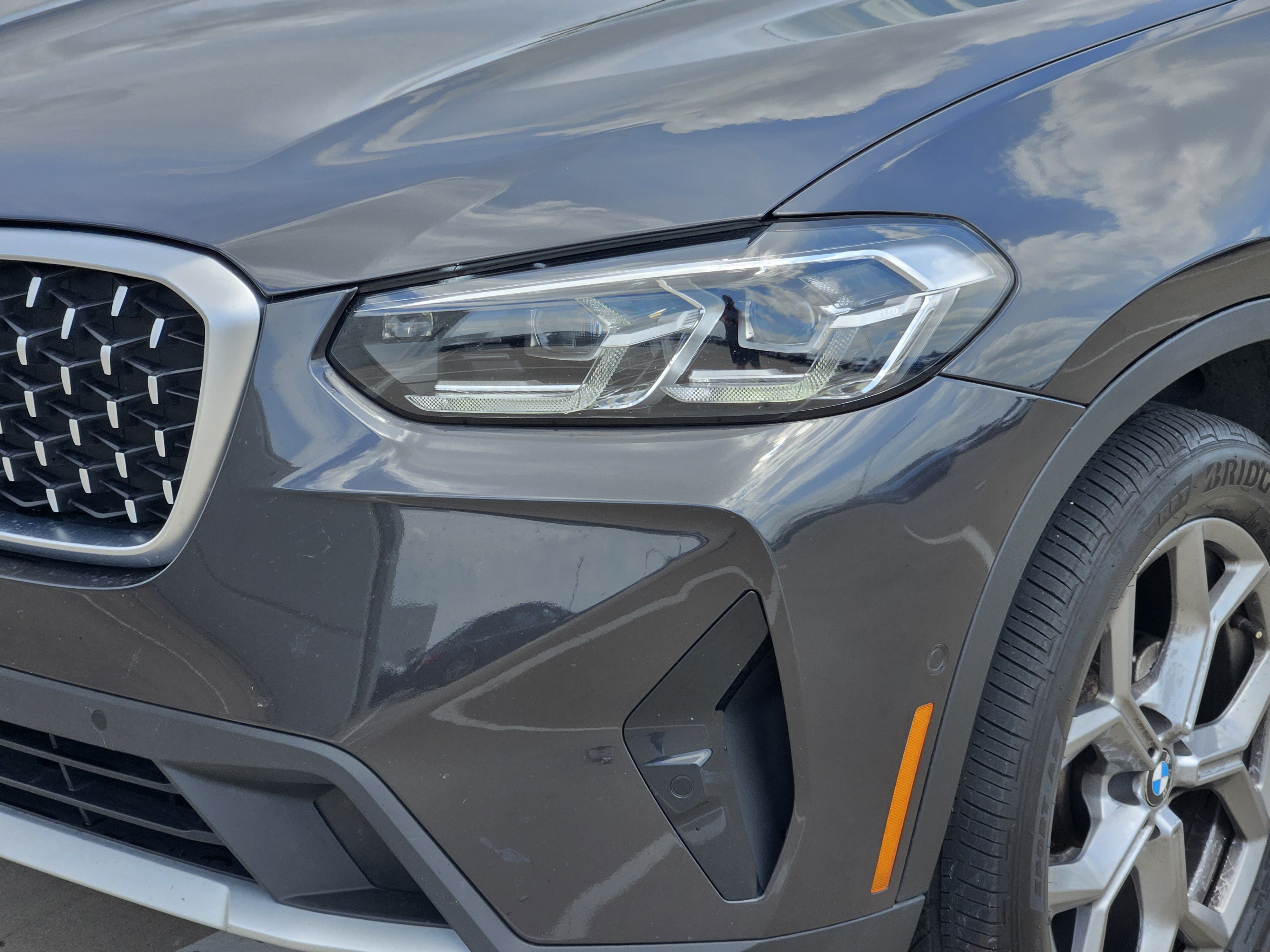 Used 2024 BMW X4 xDrive30i w/ Parking Assistance Package AWD/4WD image 12