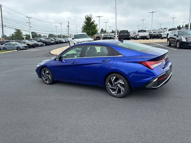 Used 2024 Hyundai Elantra Limited FWD image 14