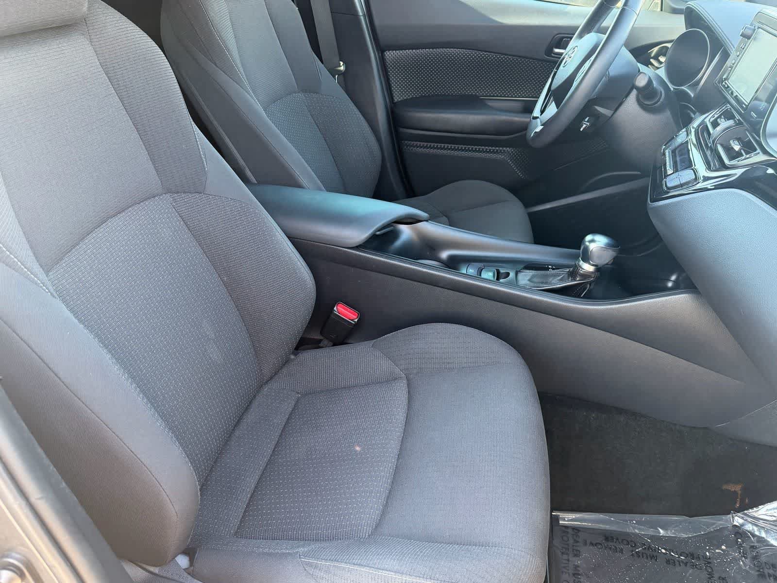 Used 2018 Toyota C-HR XLE FWD image 11