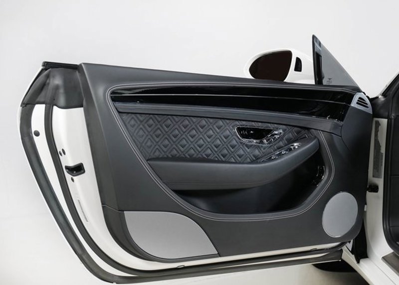 Used 2021 Bentley Continental GT V8 image 23