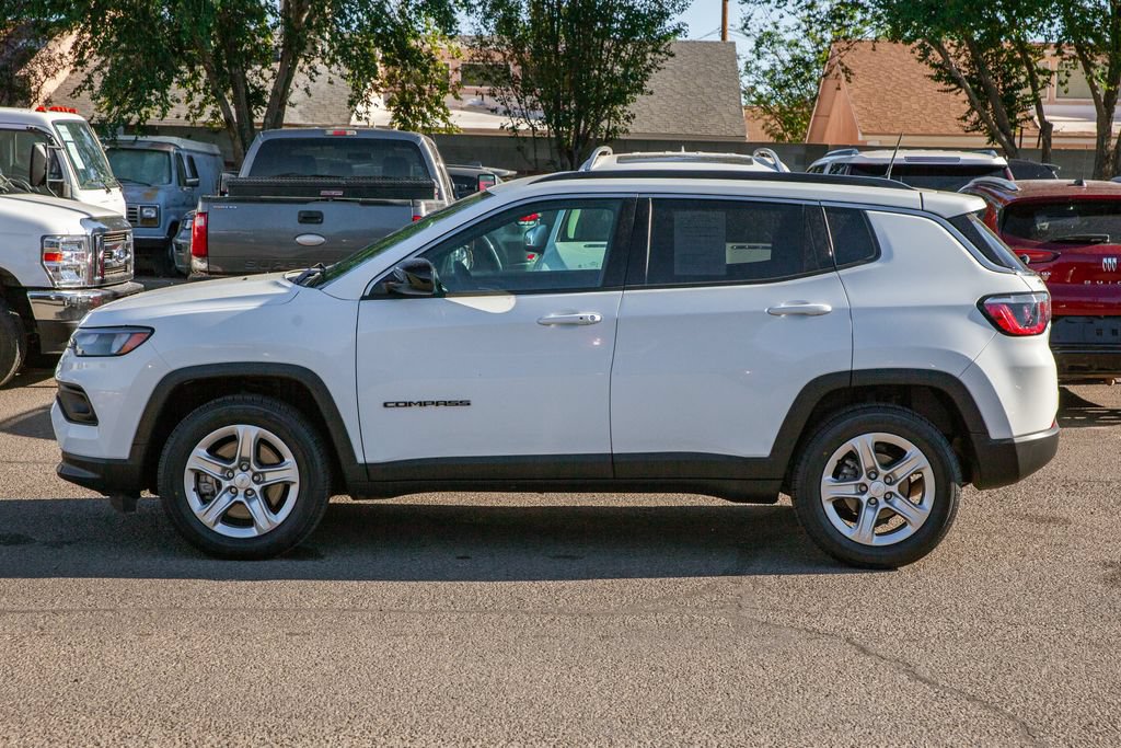 Used 2023 Jeep Compass Latitude AWD/4WD image 8
