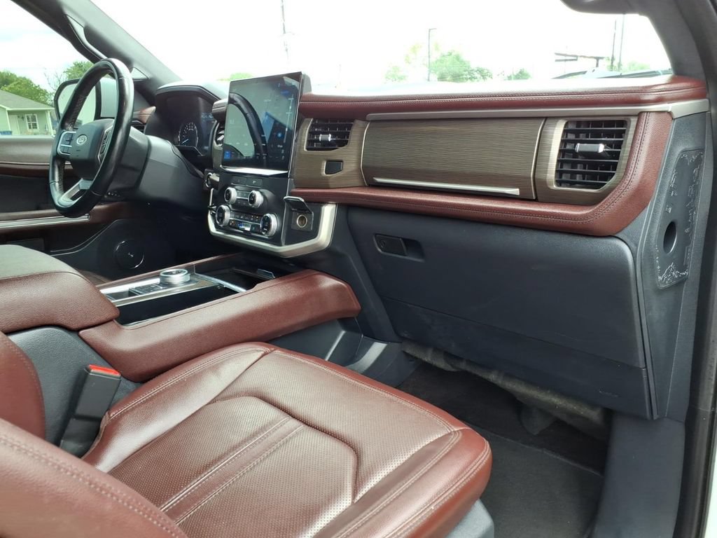 Used 2022 Ford Expedition Limited RWD image 11