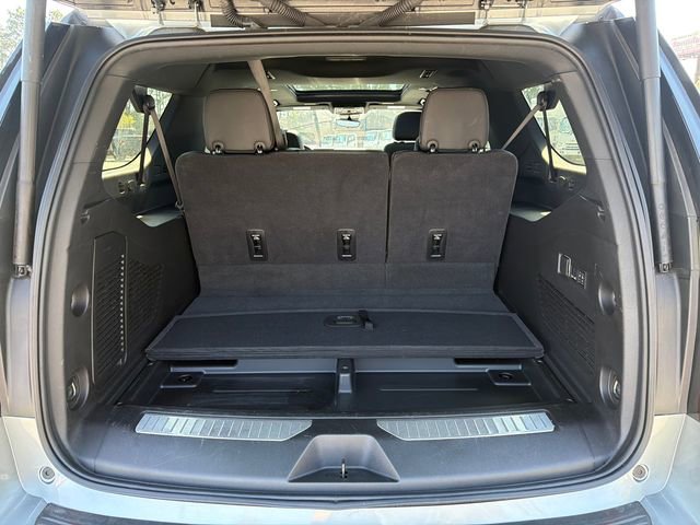 Used 2025 GMC Yukon XL AT4 w/ AT4 Premium Package image 18