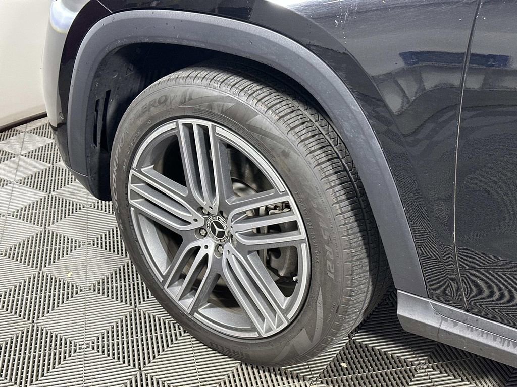 Used 2024 Mercedes-Benz GLS 450 4MATIC image 25
