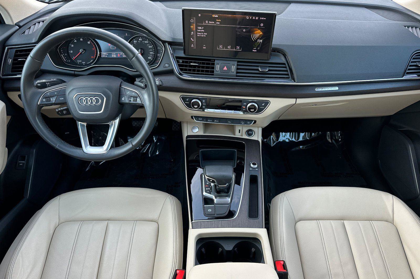 Used 2023 Audi Q5 Premium w/ Convenience Package image 13