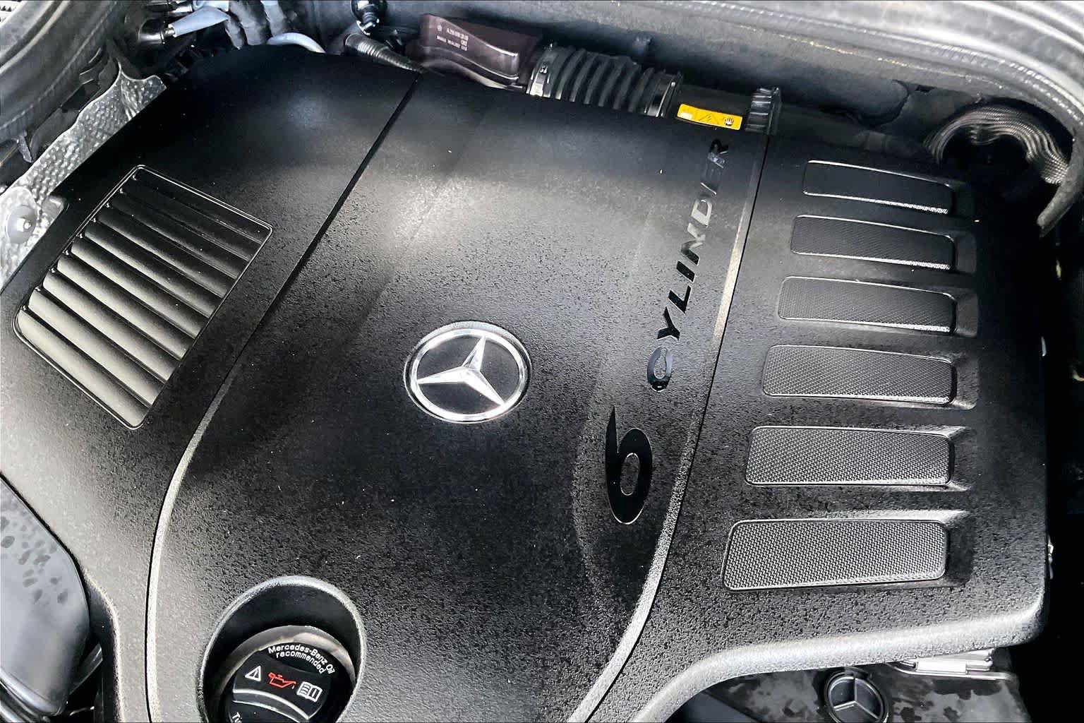 Used 2022 Mercedes-Benz GLS 450 4MATIC image 33