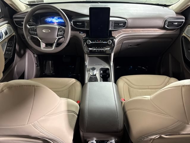 Used 2022 Ford Explorer Platinum w/ Equipment Group 601A AWD/4WD image 19