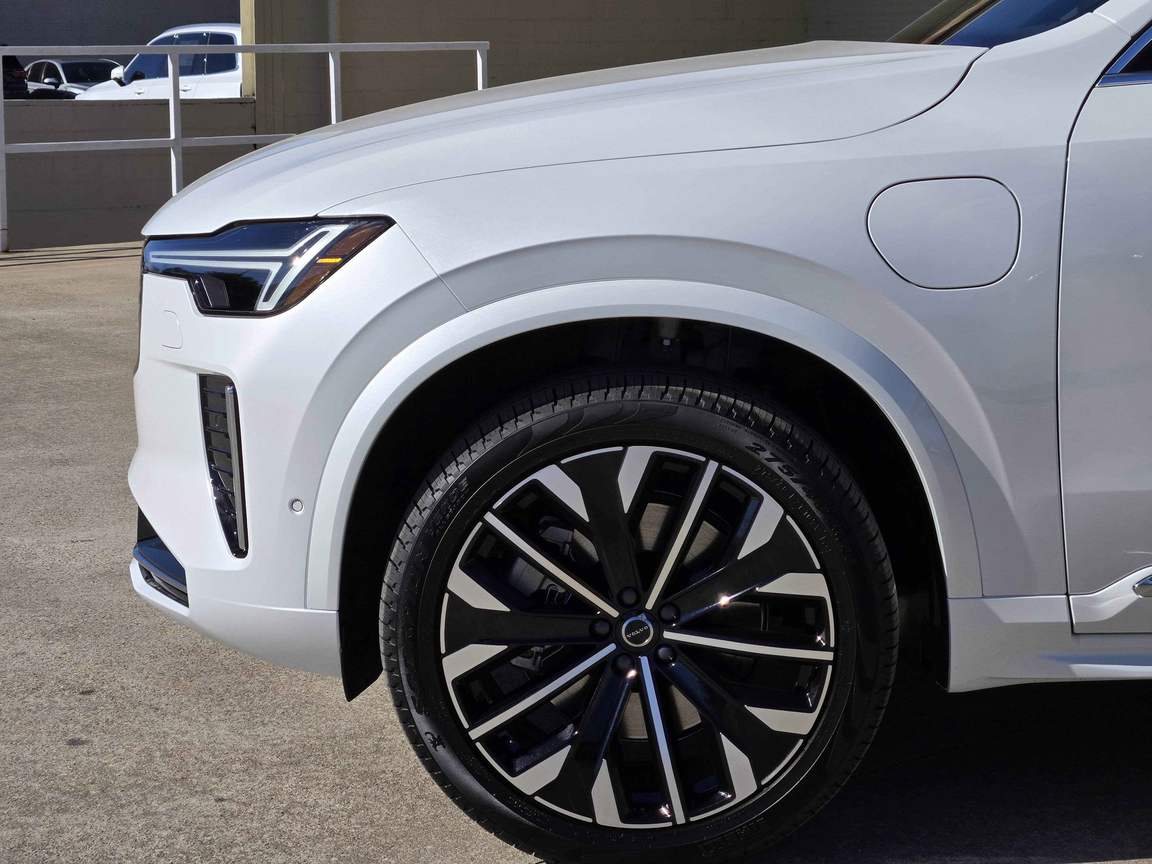 New 2026 Volvo XC90 T8 Plus image 11