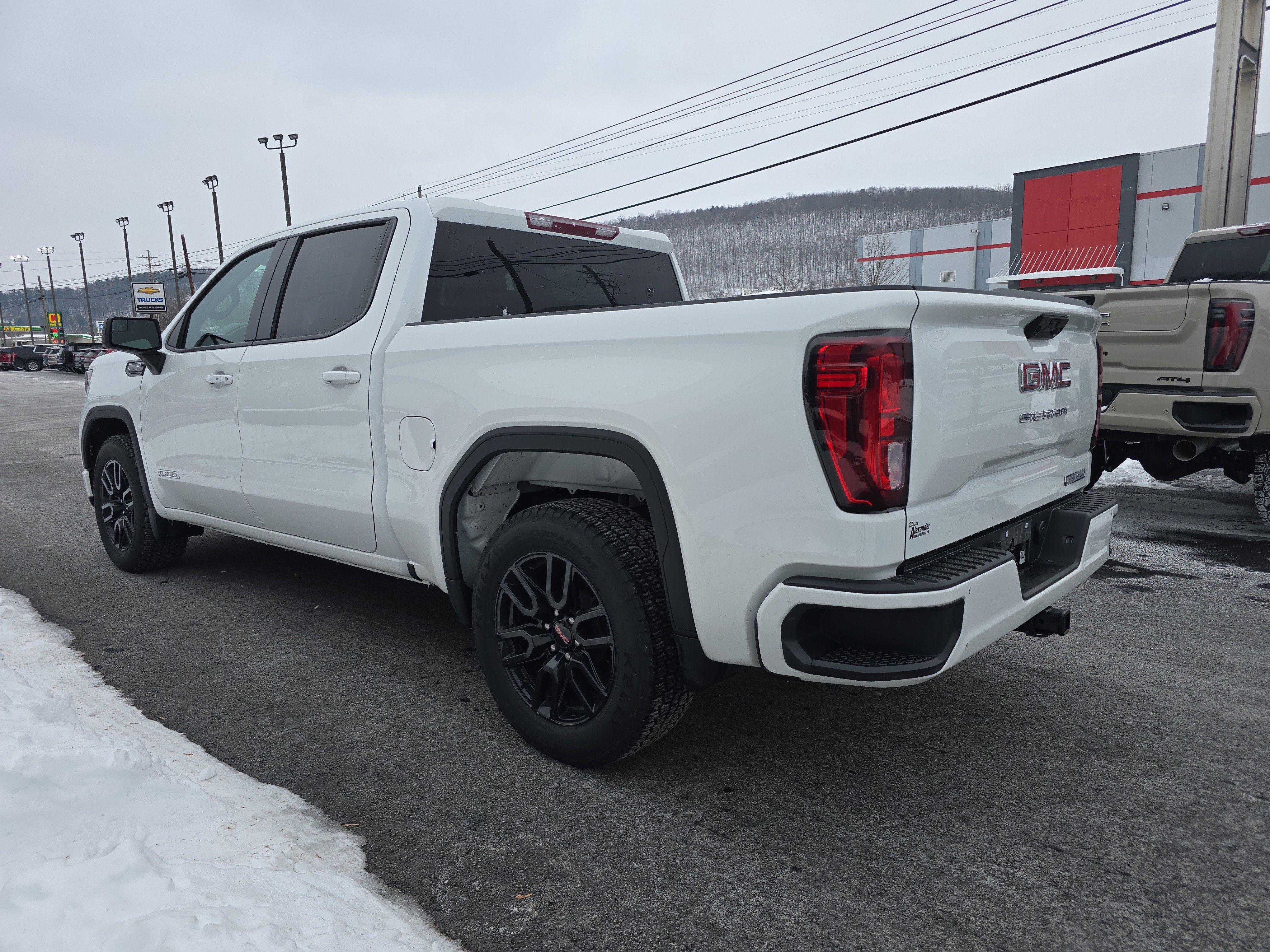 Used 2023 GMC Sierra 1500 Elevation image 5