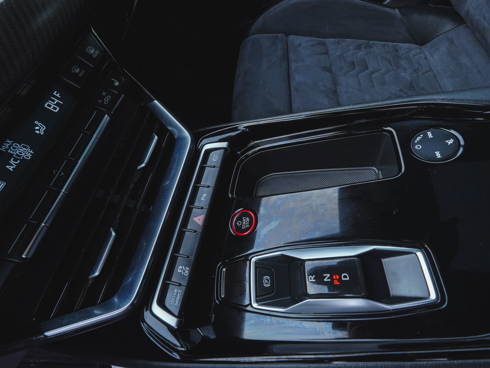 Used 2022 Audi e-tron GT Premium Plus w/ Performance Package image 27