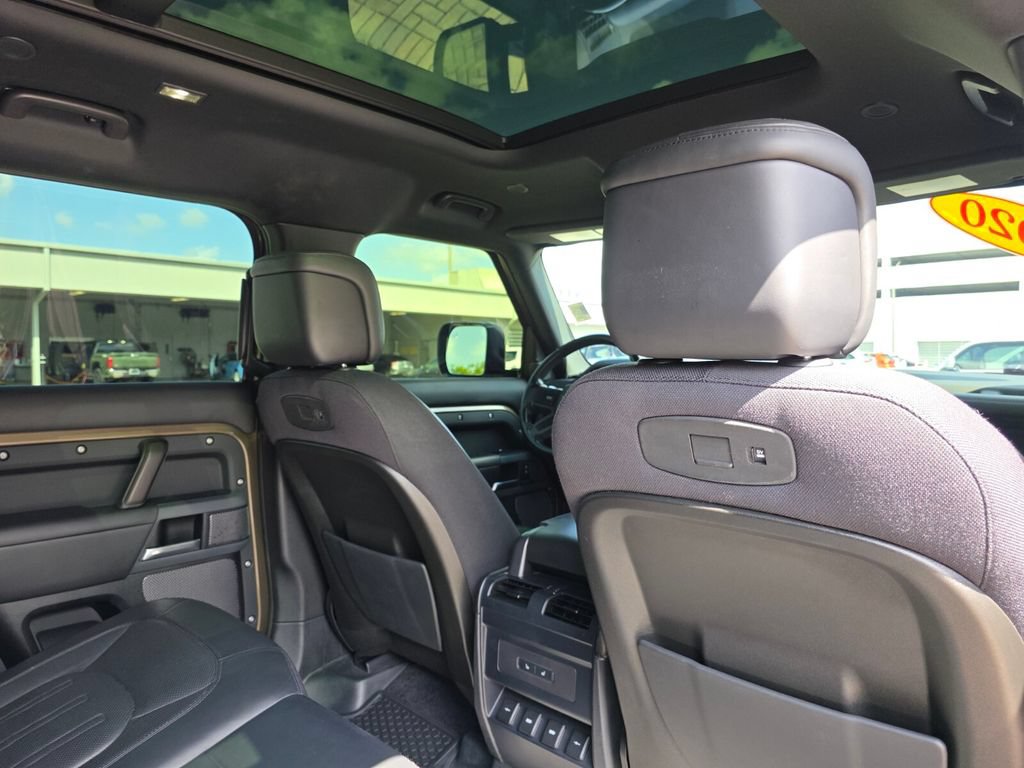 Used 2020 Land Rover Defender 110 X AWD/4WD image 16