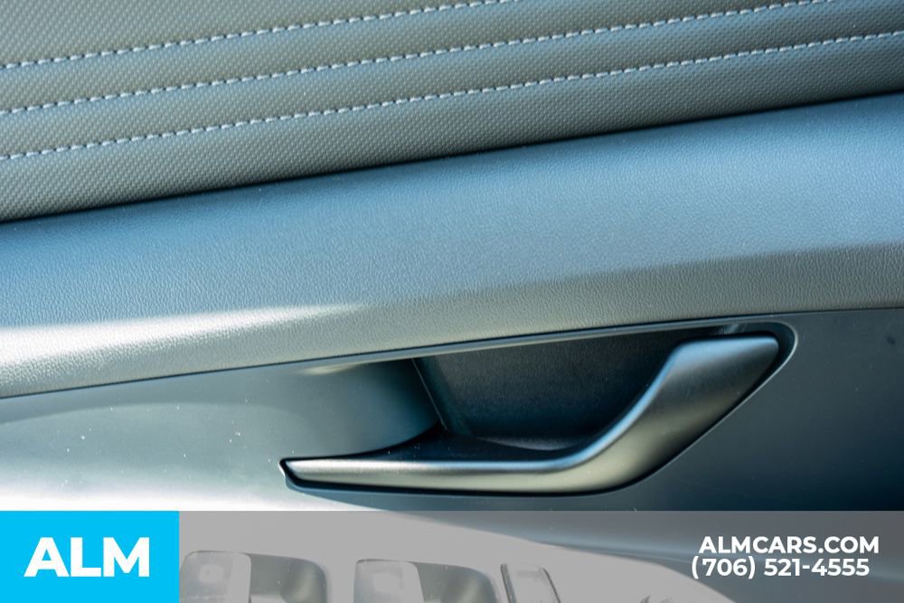 Certified 2025 Hyundai Elantra Sport image 21