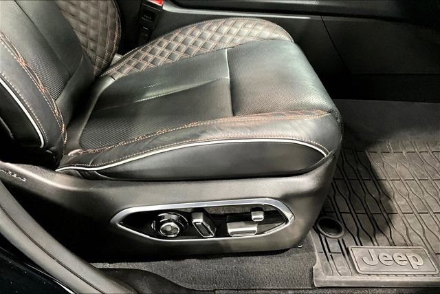 Used 2023 Jeep Grand Cherokee Summit w/ Luxury Tech Group V image 42