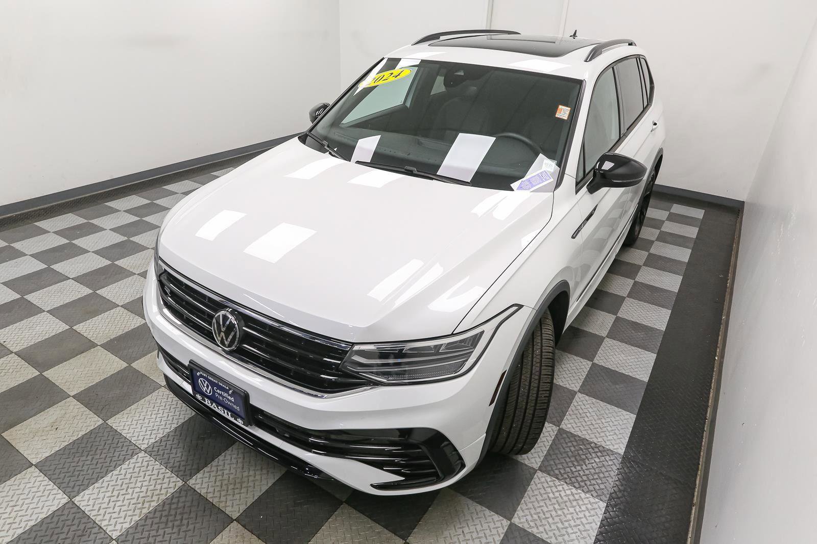 Certified 2024 Volkswagen Tiguan SE R-Line AWD/4WD image 7