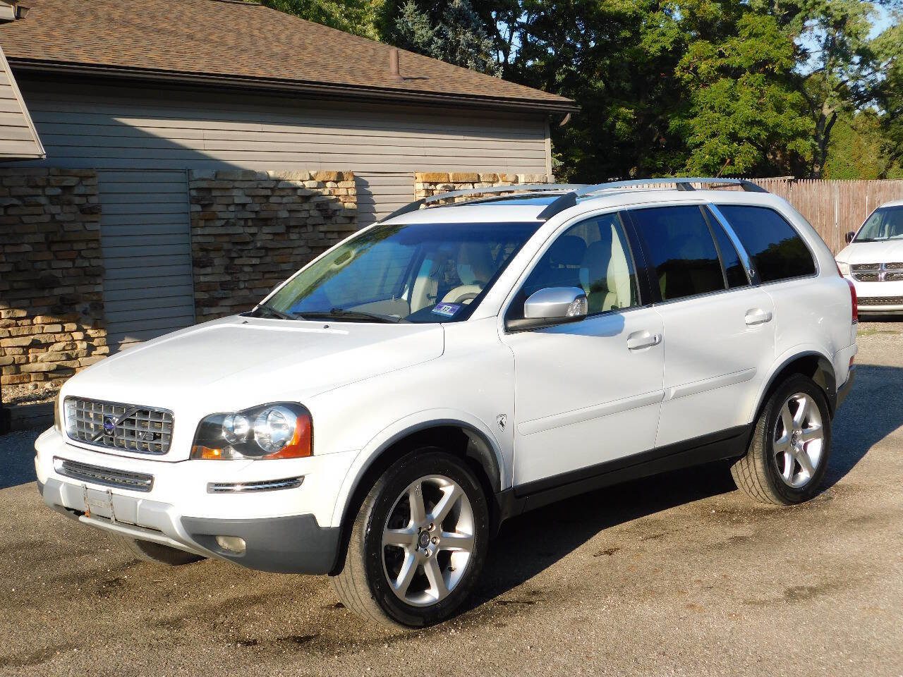 Used 2009 Volvo XC90 V8 R-Design image 4