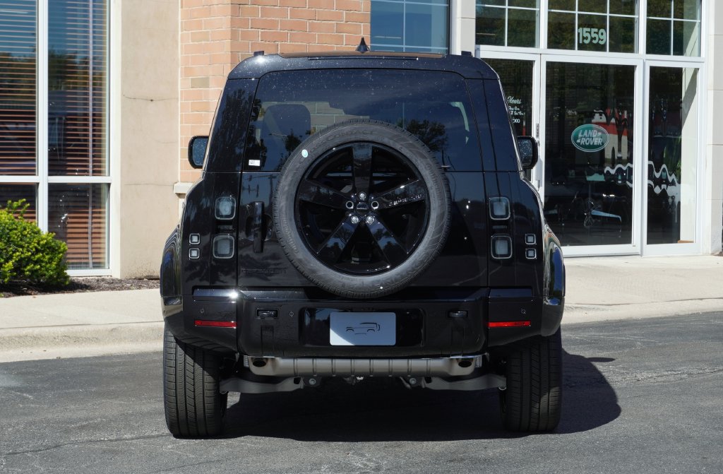 New 2026 Land Rover Defender 110 X-Dynamic SE AWD/4WD image 5