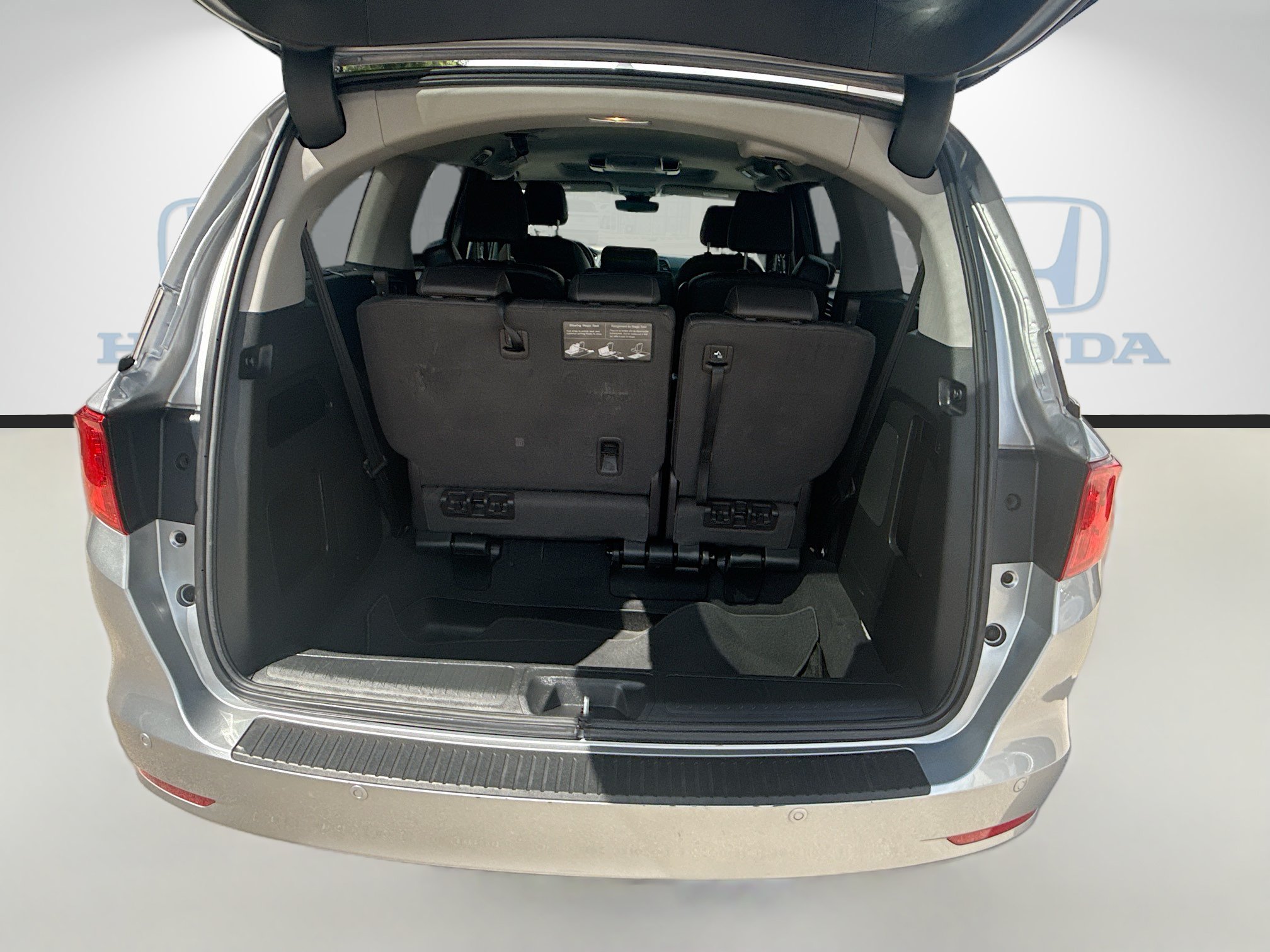 Certified 2024 Honda Odyssey Touring image 26