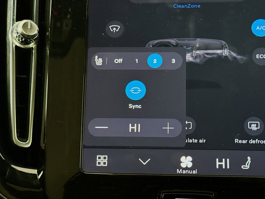 Used 2023 Volvo C40 Recharge Core image 20