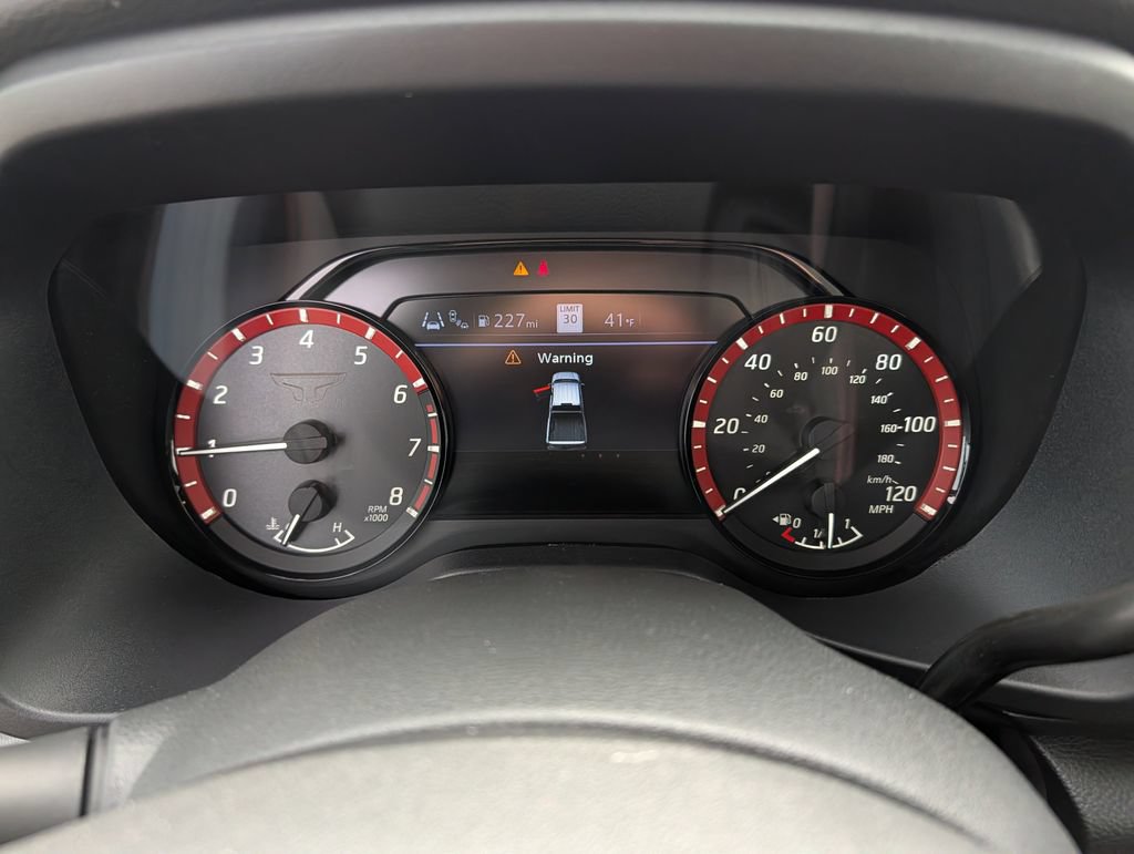 Used 2024 Nissan Titan PRO-4X w/ Pro-4x Convenience Package AWD/4WD image 22