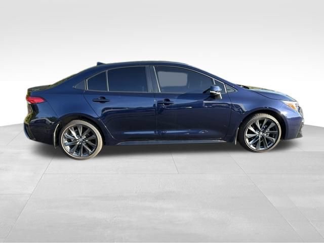 Used 2026 Toyota Corolla SE w/ SE Premium Package FWD image 12