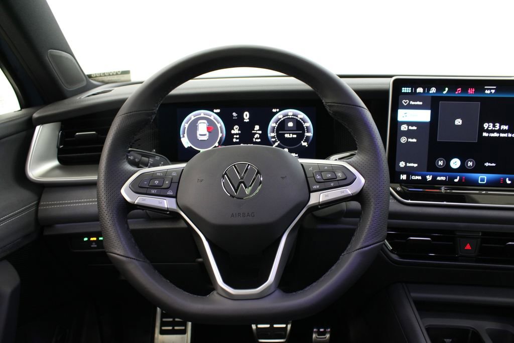 New 2026 Volkswagen Tiguan SE R-Line FWD image 22