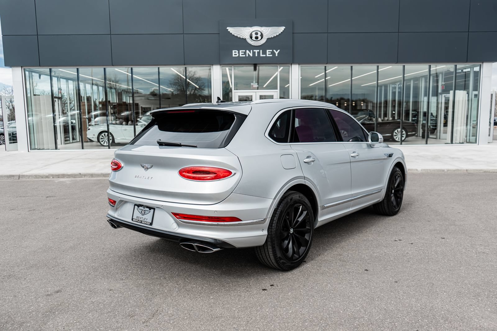 Certified 2023 Bentley Bentayga AWD/4WD image 3