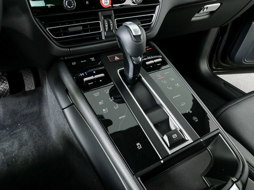 New 2026 Porsche Macan image 19